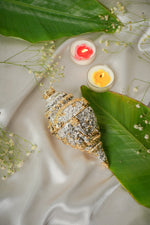 Load image into Gallery viewer, Silver and gold shankh
